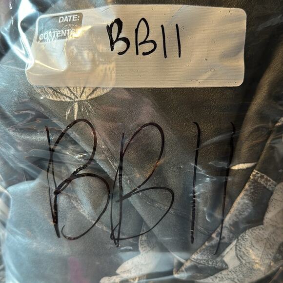 Chelsea & Theodore Soft Faux Leather Jacket Sz 1X Gray Floral Layering Durable - Picture 6 of 6